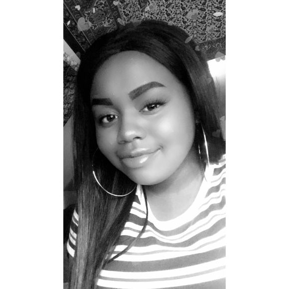 Meet your Posher, Radeesha - Picture 2 of 2